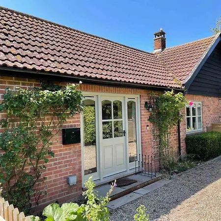 Lovely Quiet Cottage Sleeps 4 Adults, 4 Children, Dog Friendly Cley next the Sea Exterior photo