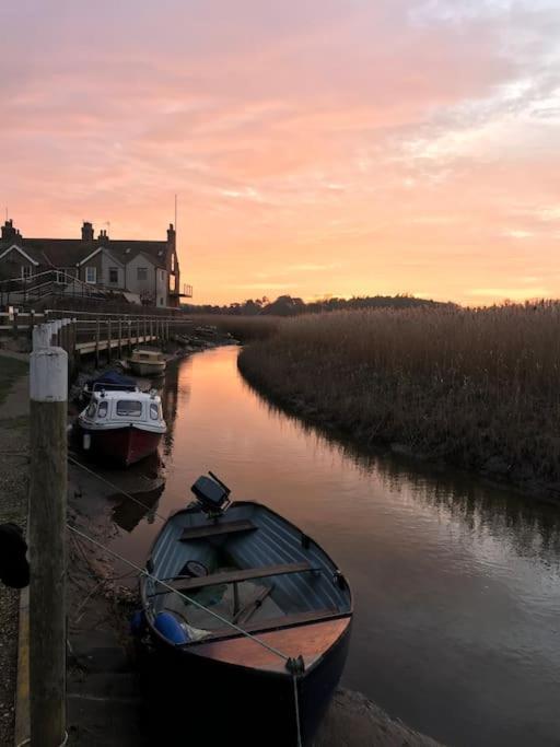 Holiday home Lovely Quiet Sleeps 4 Adults, 4 Children, Dog Friendly