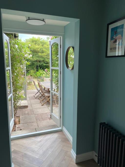 Lovely Quiet Sleeps 4 Adults, 4 Children, Dog Friendly * Cley next the Sea